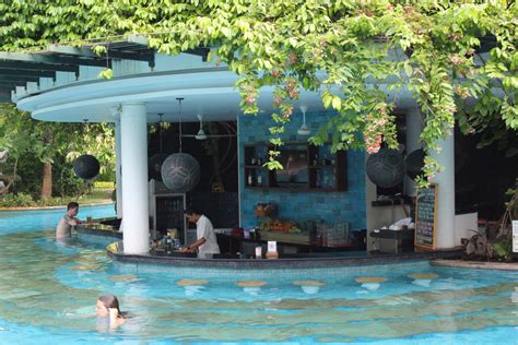 legian accommodation swim up bar.